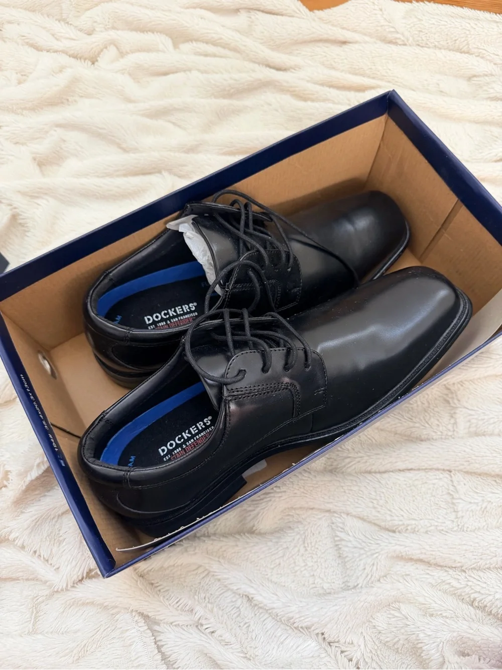 NIB Dockers Irving slip-resistant leather work shoes black men’s Sz 9.5